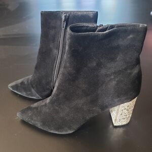 Betsey Johnson sz 7.5 Elegant Black Suede Ankle Boots w/ Silver Rhinestone Heel